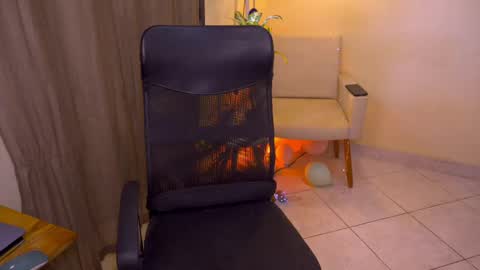 FLORAA online show from 9, 5, 2026