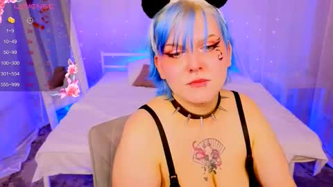 Snapshot of bluelunaray chatting on 25, 9, 2025 Hi my name is Lunaray online show from 25, 9, 2025