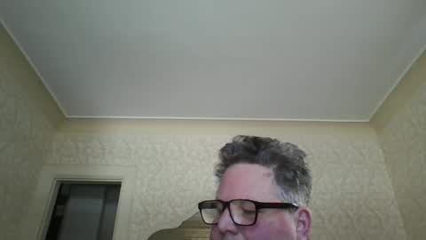 Snapshot of bluemoose70 chatting on 10, 1, 2025 bluemoose70 online show from 10, 1, 2025