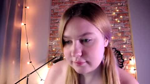 Snapshot of blush_ellie chatting on 11, 12, 2024 Ellie3 online show from 11, 12, 2024