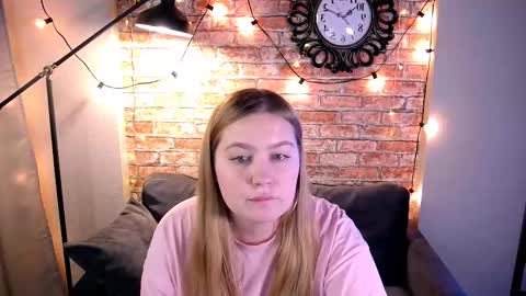 Snapshot of blush_ellie chatting on 11, 12, 2024 Ellie3 online show from 11, 12, 2024