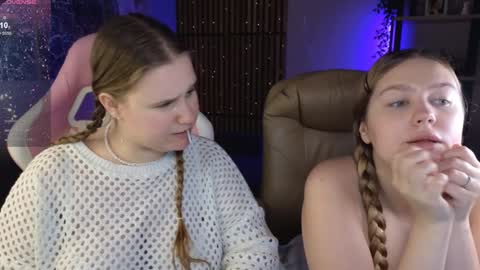 Snapshot of blush_ellie chatting on 14, 12, 2024 Ellie3 online show from 14, 12, 2024