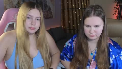 Snapshot of blush_ellie chatting on 15, 12, 2024 Ellie3 online show from 15, 12, 2024