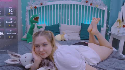 Snapshot of blush_ellie chatting on 25, 12, 2024 Ellie3 online show from 25, 12, 2024