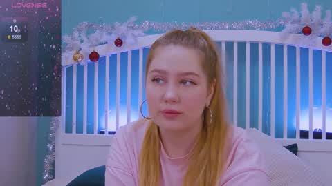 Snapshot of blush_ellie chatting on 4, 1, 2025 Ellie3 online show from 4, 1, 2025