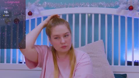 Snapshot of blush_ellie chatting on 4, 1, 2025 Ellie3 online show from 4, 1, 2025