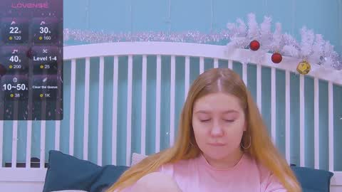 Snapshot of blush_ellie chatting on 6, 1, 2025 Ellie3 online show from 6, 1, 2025