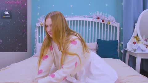 Snapshot of blush_ellie chatting on 11, 1, 2025 Ellie3 online show from 11, 1, 2025