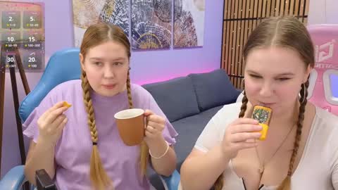 Snapshot of blush_ellie chatting on 28, 1, 2025 Ellie3 online show from 28, 1, 2025