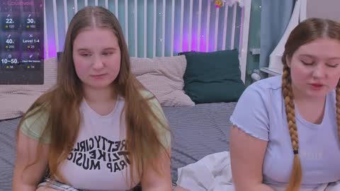 Snapshot of blush_ellie chatting on 3, 2, 2025 Ellie3 online show from 3, 2, 2025