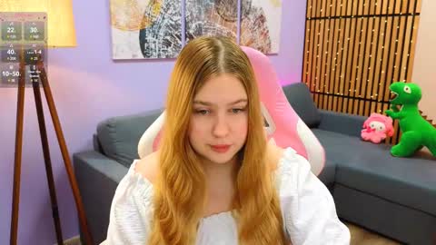 Snapshot of blush_ellie chatting on 10, 2, 2025 Ellie3 online show from 10, 2, 2025