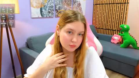 Snapshot of blush_ellie chatting on 10, 2, 2025 Ellie3 online show from 10, 2, 2025