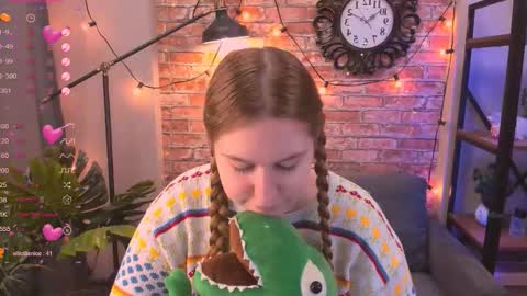 Snapshot of blush_ellie chatting on 11, 9, 2025 Ellie3 online show from 11, 9, 2025