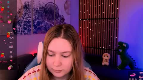 Snapshot of blush_ellie chatting on 26, 10, 2025 Ellie3 online show from 26, 10, 2025