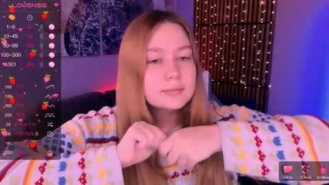 Snapshot of blush_ellie chatting on 27, 10, 2025 Ellie3 online show from 27, 10, 2025