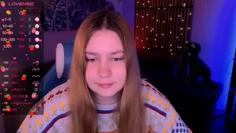 Snapshot of blush_ellie chatting on 27, 10, 2025 Ellie3 online show from 27, 10, 2025