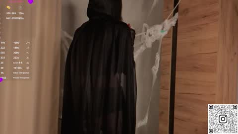 Snapshot of blushinbloom chatting on 31, 10, 2025 Dolores online show from 31, 10, 2025