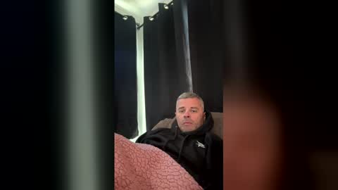 Snapshot of bmatt1903 chatting on 19, 12, 2025 BMATT1903 online show from 19, 12, 2025