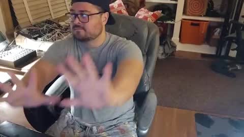 Snapshot of bnitehawk1234 chatting on 16, 9, 2025 harry cockins online show from 16, 9, 2025