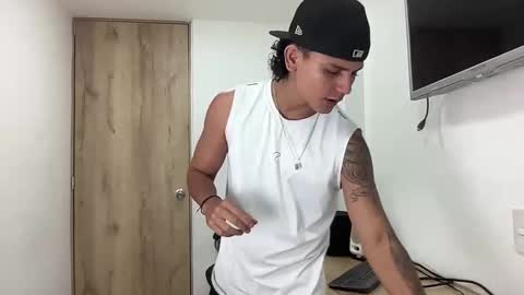 Snapshot of bob_pettersonn chatting on 11, 9, 2025 Bob INDEPENDENT MODEL online show from 11, 9, 2025