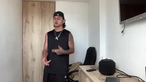 Snapshot of bob_pettersonn chatting on 12, 9, 2025 Bob INDEPENDENT MODEL online show from 12, 9, 2025