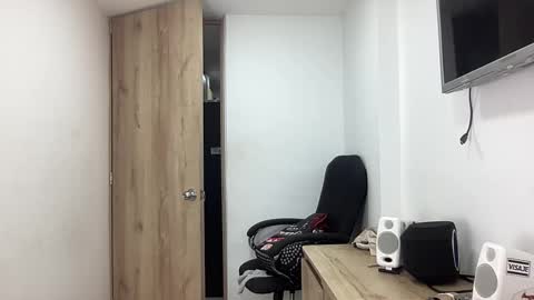 Snapshot of bob_pettersonn chatting on 25, 9, 2025 Bob INDEPENDENT MODEL online show from 25, 9, 2025