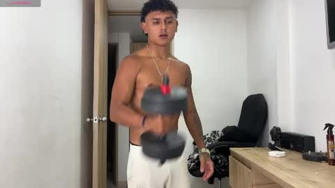 Snapshot of bob_pettersonn chatting on 17, 5, 2026 Bob INDEPENDENT MODEL online show from 17, 5, 2026