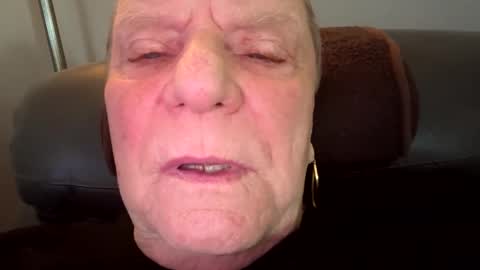 Snapshot of bobbiesucks69 chatting on 23, 9, 2025 bobbiesucks69 online show from 23, 9, 2025