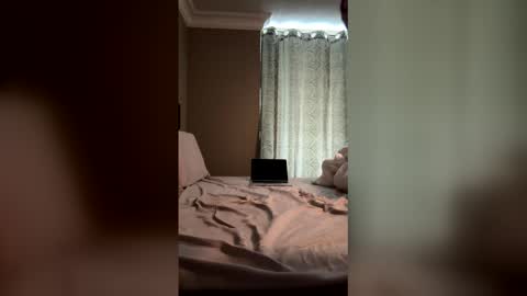 boboutte online show from 19, 4, 2026