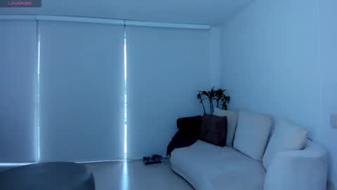 Snapshot of body_desire chatting on 14, 10, 2025 danna online show from 14, 10, 2025