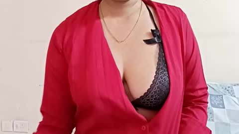 Snapshot of bodyandbrush chatting on 28, 5, 2026 Sofia online show from 28, 5, 2026
