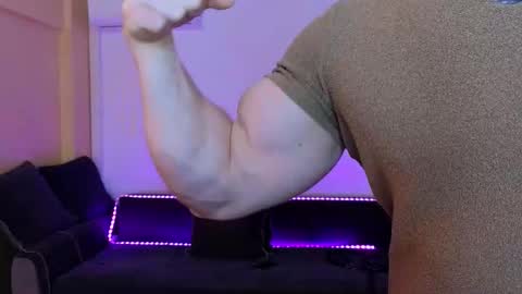 Snapshot of bodyouwant chatting on 7, 3, 2025 bodyouwant online show from 7, 3, 2025