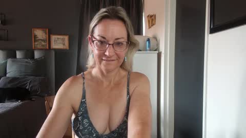 Snapshot of boeslaboes chatting on 15, 12, 2024 Ningifun couple online show from 15, 12, 2024