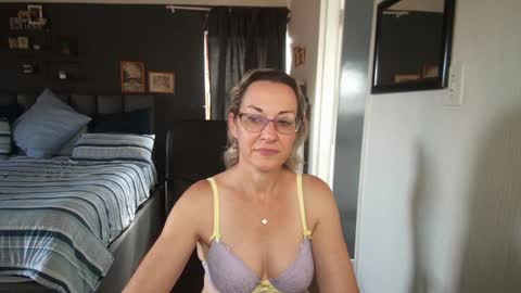 Snapshot of boeslaboes chatting on 4, 1, 2025 Ningifun couple online show from 4, 1, 2025