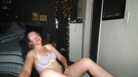 Snapshot of boeslaboes chatting on 8, 1, 2025 Ningifun couple online show from 8, 1, 2025