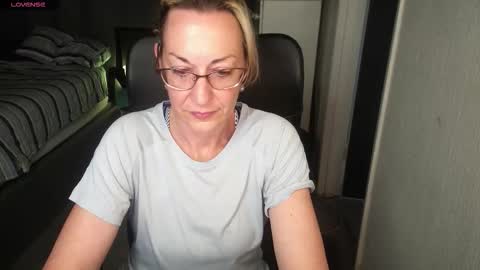 Snapshot of boeslaboes chatting on 20, 9, 2025 Ningifun couple online show from 20, 9, 2025