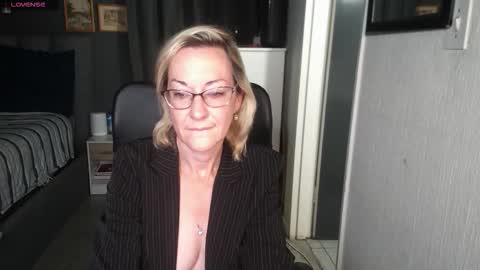 Snapshot of boeslaboes chatting on 28, 9, 2025 Ningifun couple online show from 28, 9, 2025