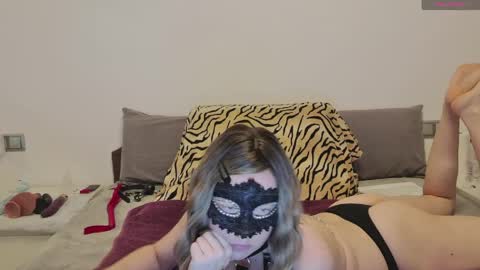 Snapshot of bonbonsitos_69 chatting on 30, 4, 2026 Lucy online show from 30, 4, 2026