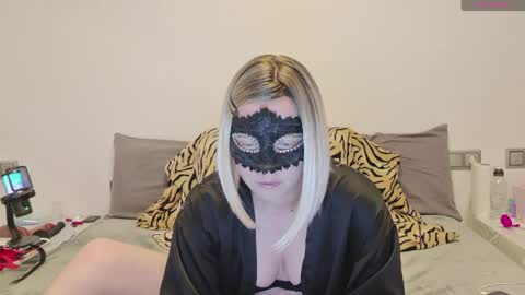 Snapshot of bonbonsitos_69 chatting on 8, 5, 2026 Lucy online show from 8, 5, 2026