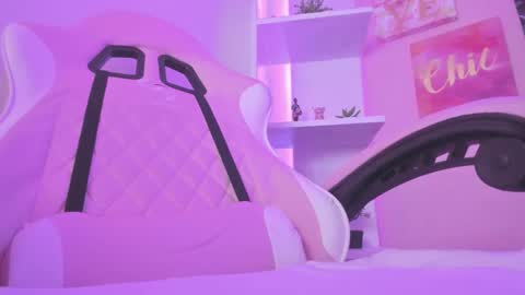 Snapshot of bonnie_benet chatting on 4, 3, 2025 Bonnie online show from 4, 3, 2025