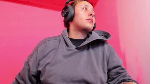 Bonnie Help me reach 500 likes online show from 1, 2, 2026