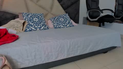   online show from 6, 2, 2026