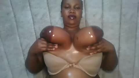 Snapshot of boobberry01 chatting on 9, 5, 2026 Berry online show from 9, 5, 2026