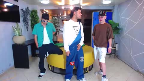 THOMAS AND DAMIAND online show from 11, 10, 2025