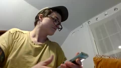 Snapshot of bottom_boiz chatting on 18, 12, 2024 Rue online show from 18, 12, 2024