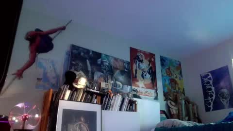 Bottomboo7 online show from 8, 10, 2025