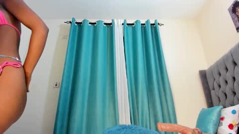 bouncy_booty677 online show from 9, 10, 2025