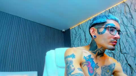 boy_tatto77 online show from 18, 2, 2026