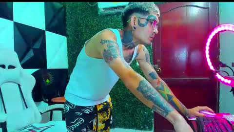 boy_tatto77 online show from 10, 3, 2026