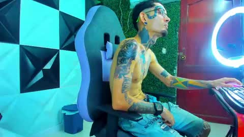 boy_tatto77 online show from 24, 5, 2026